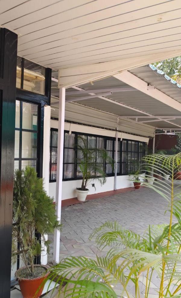 Hotel Urban Cottage 古瓦哈提 外观 照片